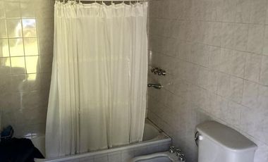 Excepcional Chalet de Estilo sobre lote doble - Venta Directa!!