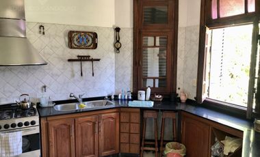 Excepcional Chalet de Estilo sobre lote doble - Venta Directa!!