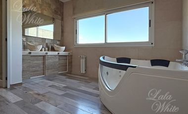 Casa en alquiler con pileta en Terralagos, Canning, Ezeiza