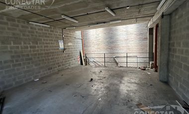 Local 6 x 15 mas primer piso - doble Altura - zona Outlets