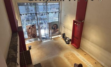 Local 6 x 15 mas primer piso - doble Altura - zona Outlets