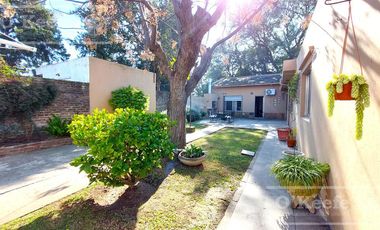 Casa en venta  - Berazategui- Sobre Av  Nestor Kirchner ideal 2 familias