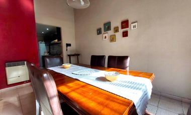 Casa en venta  - Berazategui- Sobre Av  Nestor Kirchner ideal 2 familias