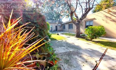 Casa en venta  - Berazategui- Sobre Av  Nestor Kirchner ideal 2 familias