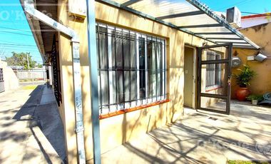 Casa en venta  - Berazategui- Sobre Av  Nestor Kirchner ideal 2 familias