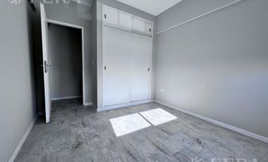 Venta de Departamento 4 ambientes con espacio guardacoches en Sarandi (32008)