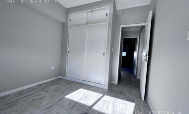 Venta de Departamento 4 ambientes con espacio guardacoches en Sarandi (32008)