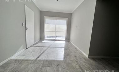 Venta de Departamento 4 ambientes con espacio guardacoches en Sarandi (32008)