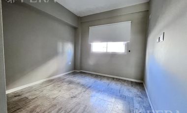 Venta de Departamento 4 ambientes con espacio guardacoches en Sarandi (32008)