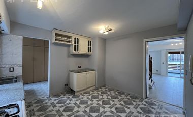 Venta departamento 4 ambientes con balcón en Wilde
