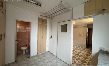 Venta departamento 4 ambientes con balcón en Wilde