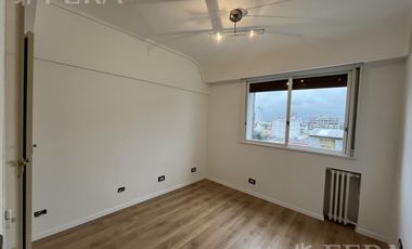 Venta departamento 4 ambientes con balcón en Wilde