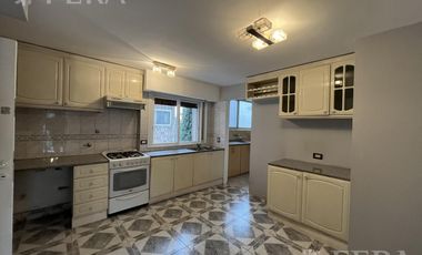 Venta departamento 4 ambientes con balcón en Wilde