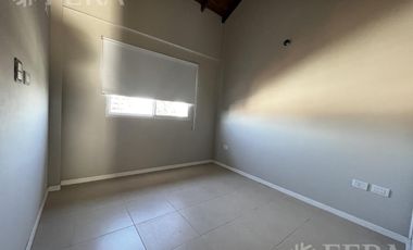Venta de Departamento 2 ambientes con espacio guardacoche en Sarandi (32028)