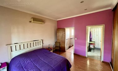 Impecable chalet de 3 dorm   3 baños   garage   quincho    jardín - APTO CREDITO!!