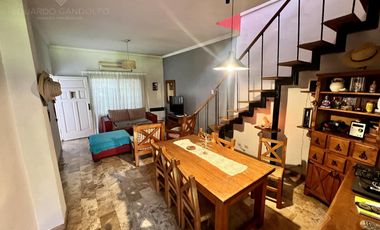 Impecable chalet de 3 dorm   3 baños   garage   quincho    jardín - APTO CREDITO!!