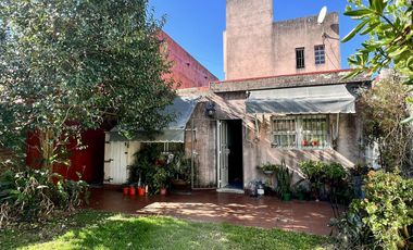 Impecable chalet de 3 dorm   3 baños   garage   quincho    jardín - APTO CREDITO!!