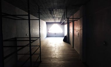 Muy buen local en 3 plantas Avellaneda y Condarco