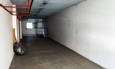 Muy buen local en 3 plantas Avellaneda y Condarco