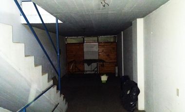 Muy buen local en 3 plantas Avellaneda y Condarco