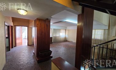 Venta de casa 4 ambientes con cochera y patio en Wilde