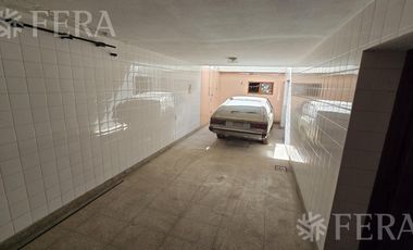 Venta de casa 4 ambientes con cochera y patio en Wilde