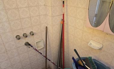 Venta de casa 4 ambientes con cochera y patio en Wilde