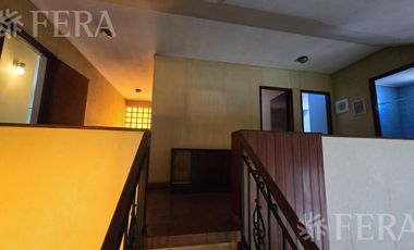 Venta de casa 4 ambientes con cochera y patio en Wilde