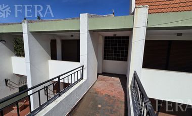 Venta de casa 4 ambientes con cochera y patio en Wilde
