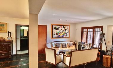 VENTA CASA 4 DORMITORIOS CON QUINCHO Y JARDÍN - FISHERTON