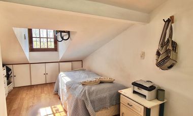 VENTA CASA 4 DORMITORIOS CON QUINCHO Y JARDÍN - FISHERTON