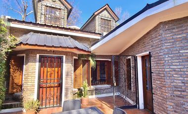 VENTA CASA 4 DORMITORIOS CON QUINCHO Y JARDÍN - FISHERTON