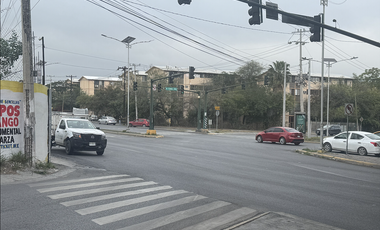 Bodega sobre Avenida Rangel Frias