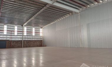 Galpón en  alquiler - Av la Voz del interior y Circunvalación