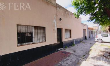 Venta casa 3 ambientes con cochera en Sarandi