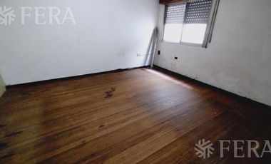 Venta casa 3 ambientes con cochera en Sarandi