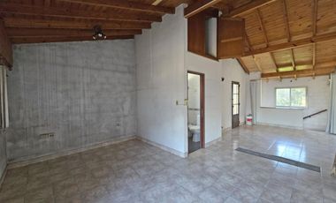 VENTA CASA 4 AMBIENTES EN VILLA ADELINA