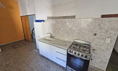 VENTA CASA 4 AMBIENTES EN VILLA ADELINA