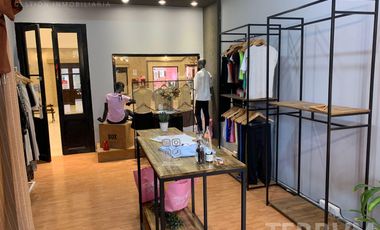 Local en alquiler : Canning :: Plaza Canning