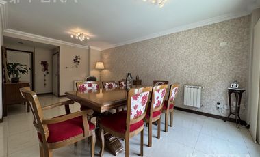 Venta de Departamento 4 ambientes con cochera y baulera en Quilmes Centro