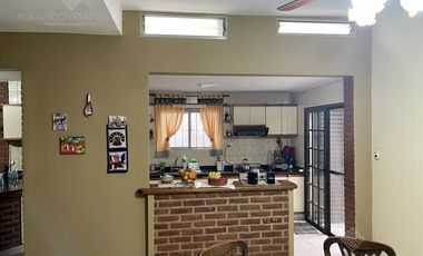 4 dorm - 3 baños - Jardín- Quincho - Pileta - OPORTUNIDAD!!!!