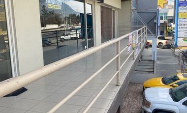 Excerlente local frente a Carretera Nacional