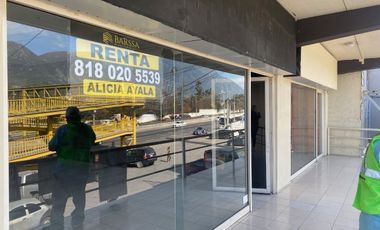 Excerlente local frente a Carretera Nacional