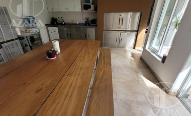 Local industrial con vivienda a metros de Mitre y Pelliza