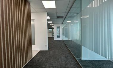 Oficina en venta a metros de Unicenter