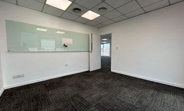 Oficina en venta a metros de Unicenter