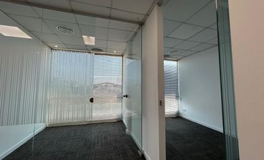 Oficina en venta a metros de Unicenter