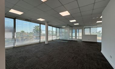 Oficina en venta a metros de Unicenter