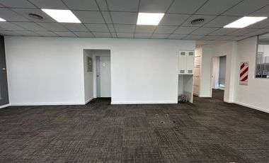 Oficina en venta a metros de Unicenter