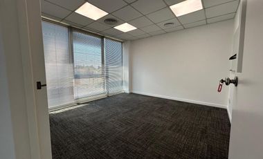 Oficina en venta a metros de Unicenter